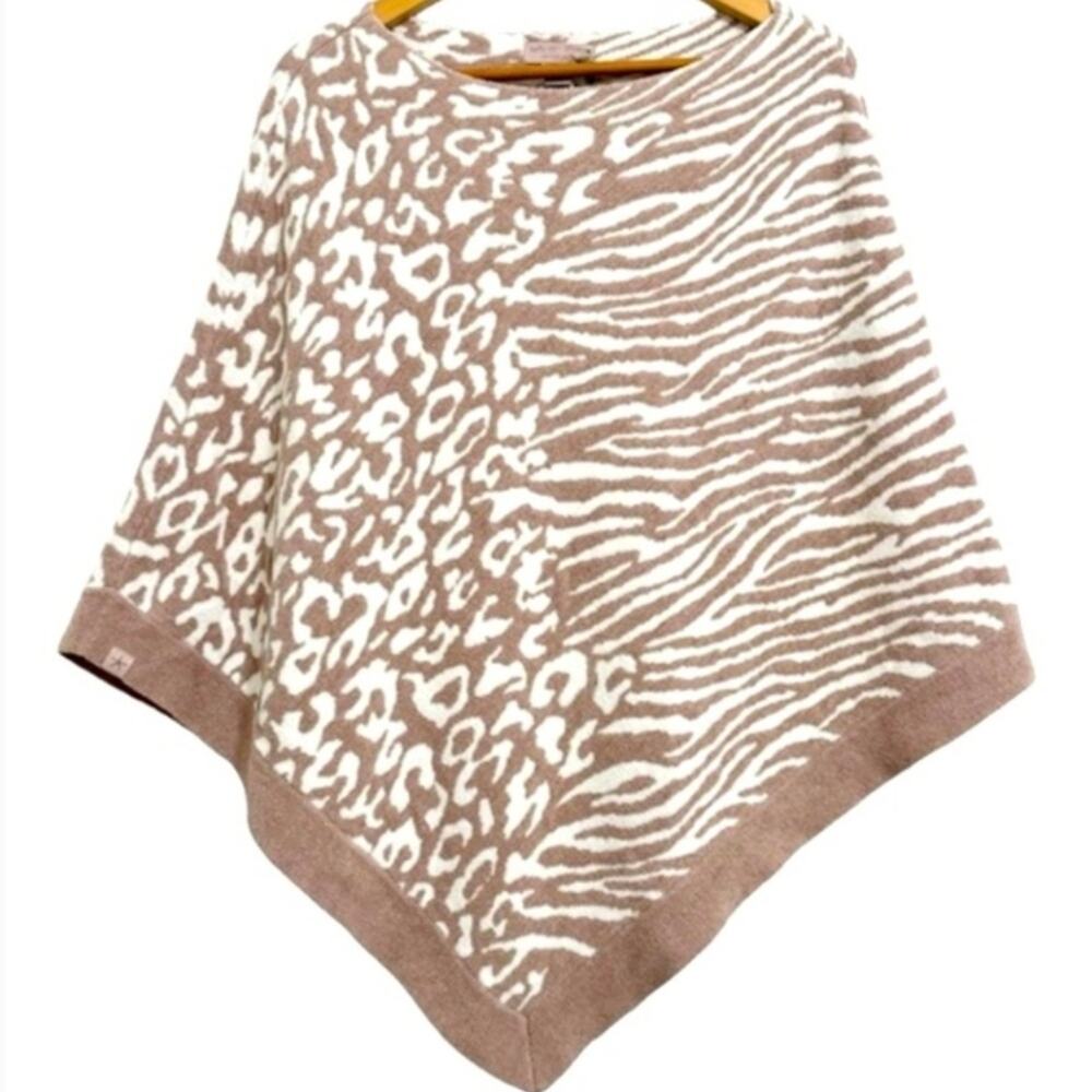 NEW Barefoot Dreams CozyChic Ultra Lite Faded Rose Pink Animal Poncho Wrap OS - Picture 4 of 10